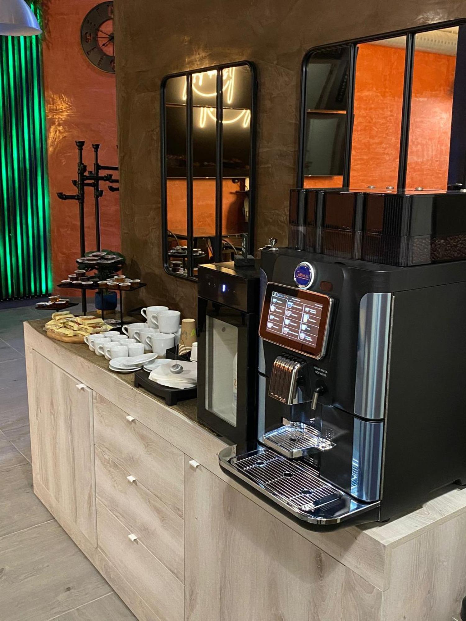 Hotel Tech ブレンバーテ エクステリア 写真